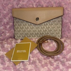 Michael Kors Jet Set Travel Envelope Xbdy
